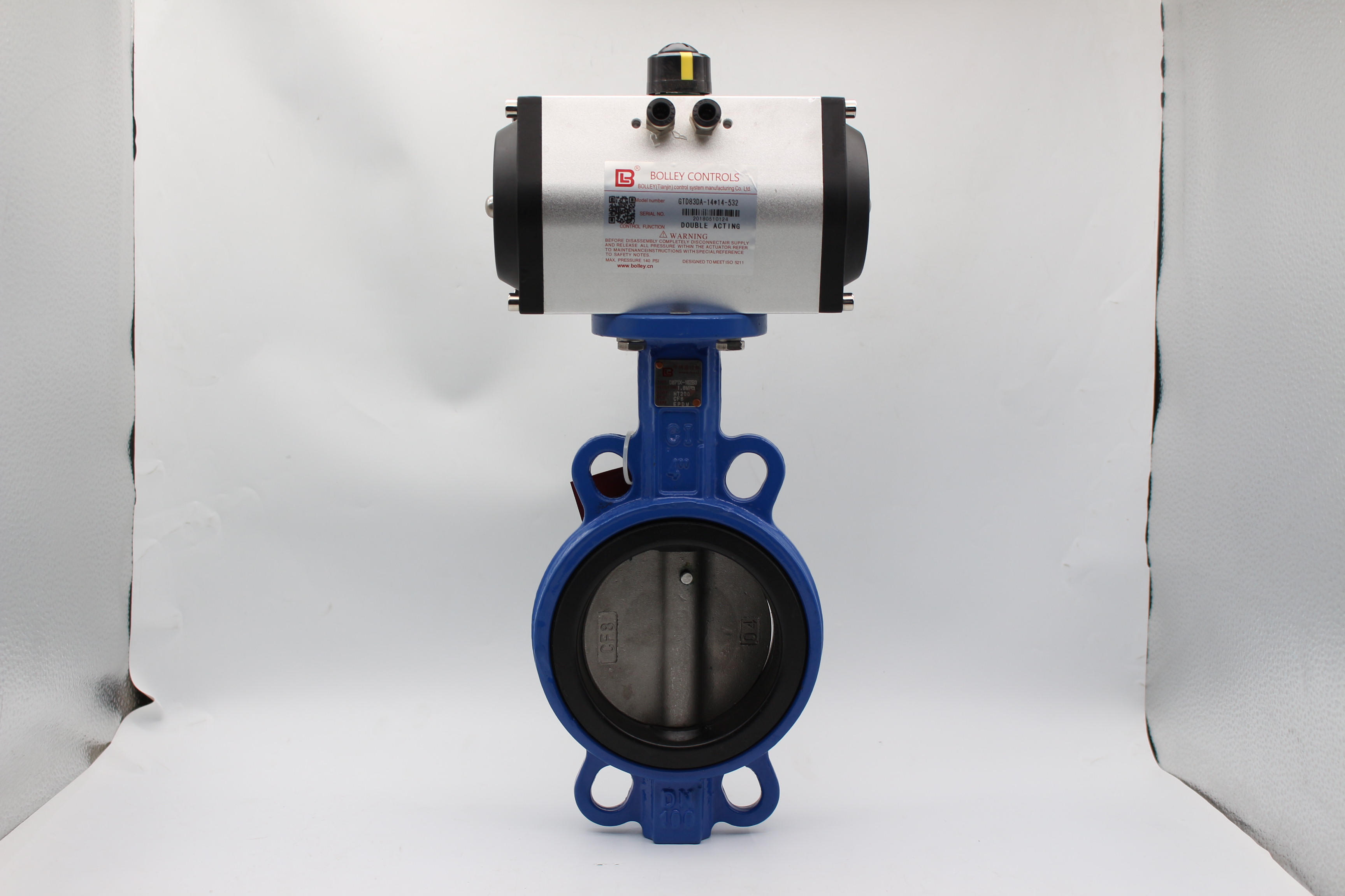 Pneumatic wafer resilient-seated butterfly valve